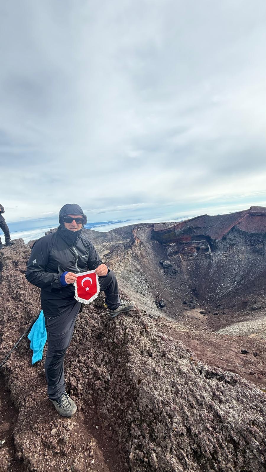 30 Ağustos Zafer Bayramı’na Adanan Fuji Dağı (3.776 m) Tırmanışı Başarıyla Tamamlandı
